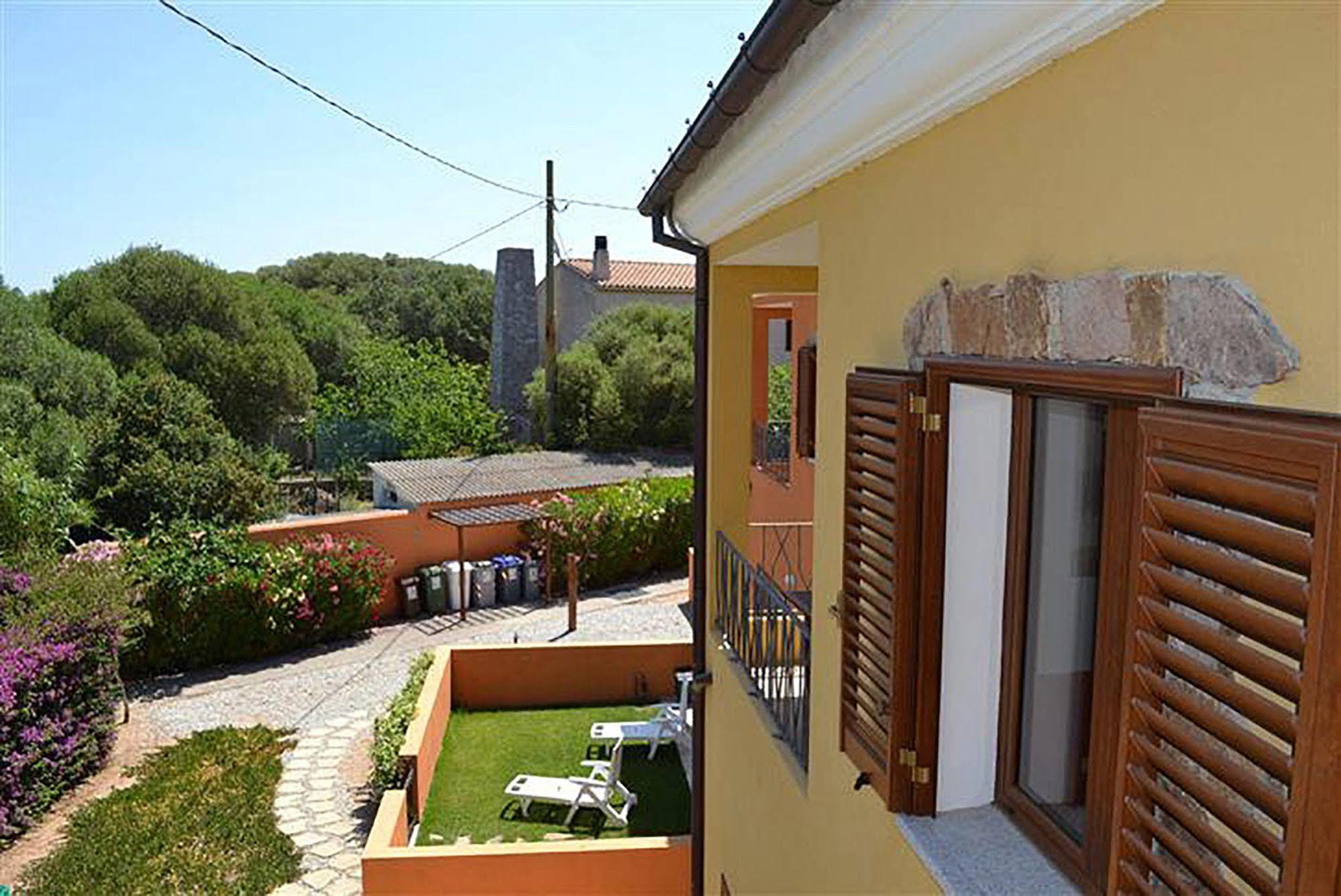 Aparthotel Residenze L'Isola Surf House Porto Pollo Exterior foto